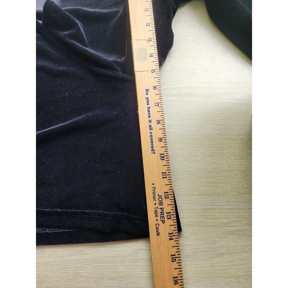 TOP/BLOUSE-CASUAL CORNER-Black Velvet-Low V-Neck Crossover-Long Sleeves-Size LRG - Picture 11 of 12